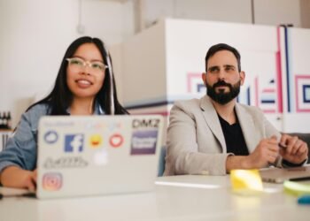 Using Storytelling in Employer Branding to Attract Top-wincwire