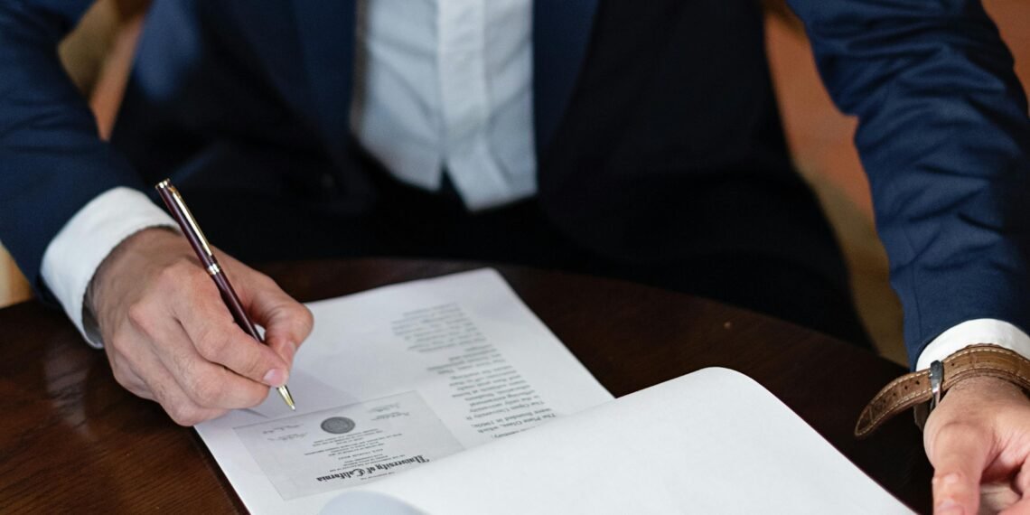 Blockchain for HR Compliance and Credential-wincwire