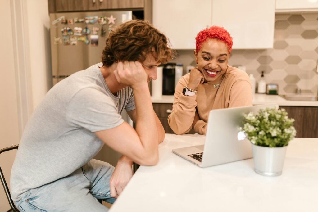 Why 48% of Workers Are “Job Hugging” Instead of Job Hopping in 2025?