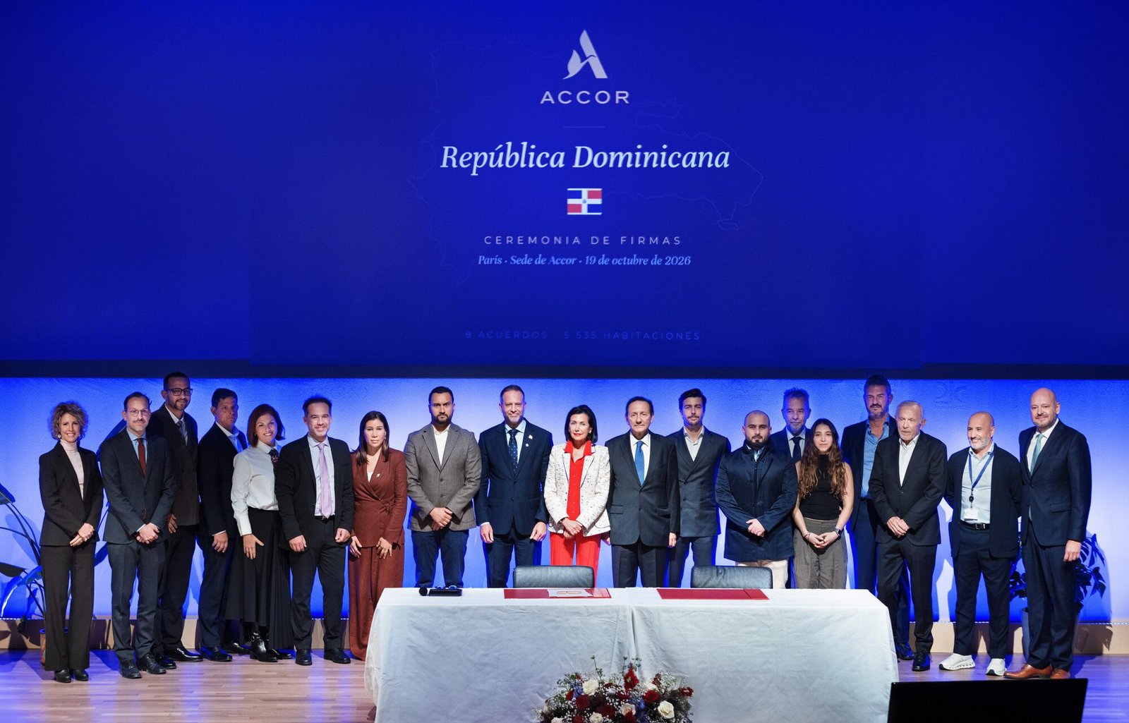 Accor and Dominican Republic representatives at the Paris hotel-development signing ceremony