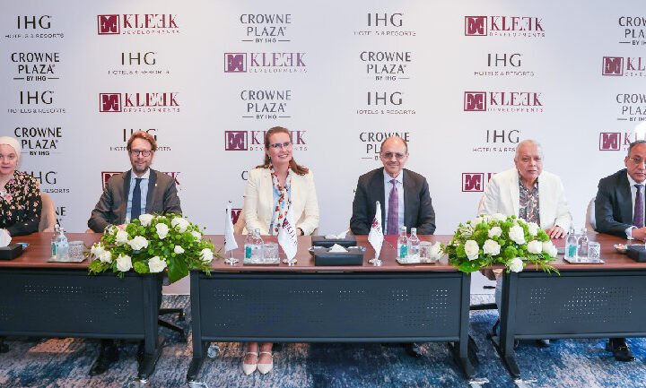 IHG and Kleek Development representatives at the Crowne Plaza New Cairo signing