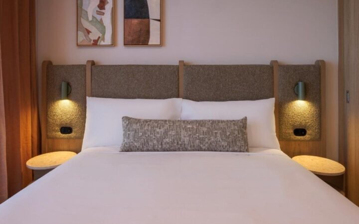 Studio Deluxe bedroom at Oakwood Epping Melbourne